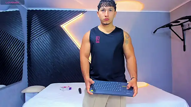 Horny nick18 online show from 04-13-26, 04:12