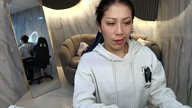 valentina r  online show from 04-29-26, 08:37