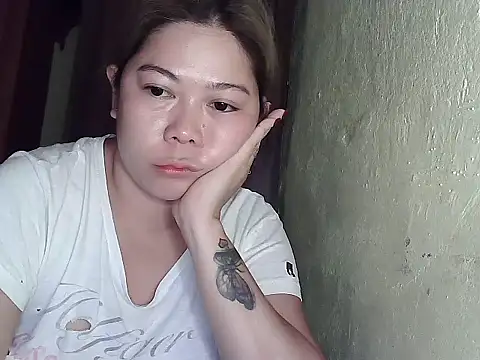 Snapshot of mimi15 chatting on 06-14-26, 11:07 mimi15 online show from 06-14-26, 11:07