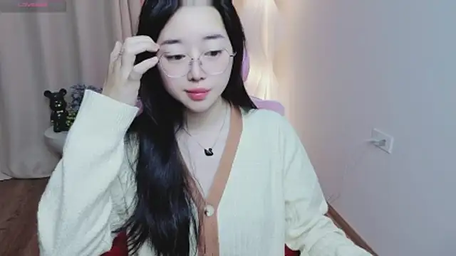 Snapshot of Miu-999 chatting on 12-20-25, 02:18 Miu-999 online show from 12-20-25, 02:18