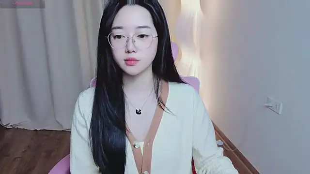 Snapshot of Miu-999 chatting on 01-09-26, 02:14 Miu-999 online show from 01-09-26, 02:14