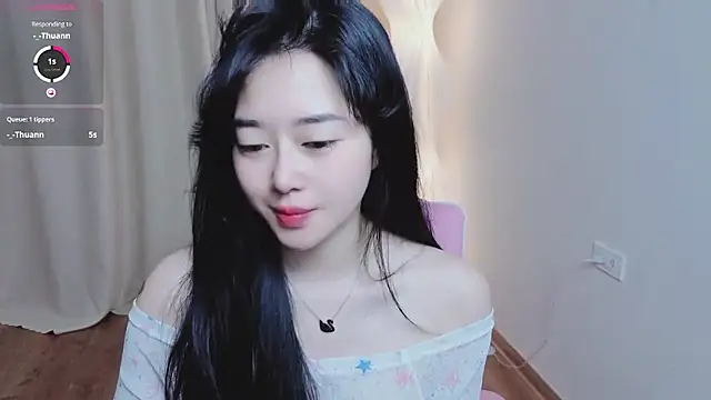 Snapshot of Miu-999 chatting on 01-10-26, 07:10 Miu-999 online show from 01-10-26, 07:10