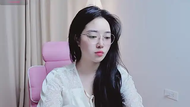 Snapshot of Miu-999 chatting on 03-12-26, 04:40 Miu-999 online show from 03-12-26, 04:40