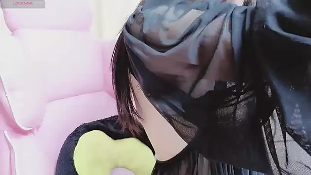 Snapshot of Miu-999 chatting on 03-14-26, 02:06 Miu-999 online show from 03-14-26, 02:06