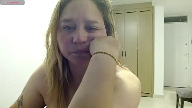 haashkyo online show from 04-28-26, 03:44