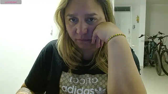 Snapshot of haashkyo chatting on 05-16-26, 06:54 haashkyo online show from 05-16-26, 06:54