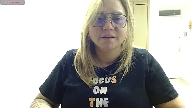 Snapshot of haashkyo chatting on 06-02-26, 03:41 haashkyo online show from 06-02-26, 03:41