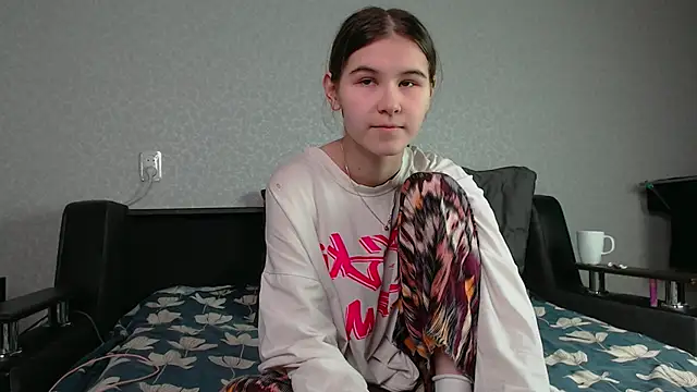 litle owl online show from 06-01-26, 10:55