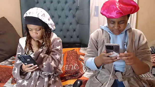 EbonyEssence online show from 04-25-26, 09:34