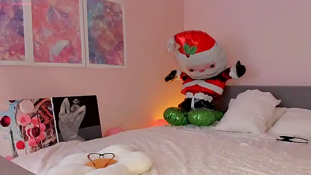 Snapshot of sandra_jackson chatting on 12-22-25, 02:52 sandra jackson online show from 12-22-25, 02:52