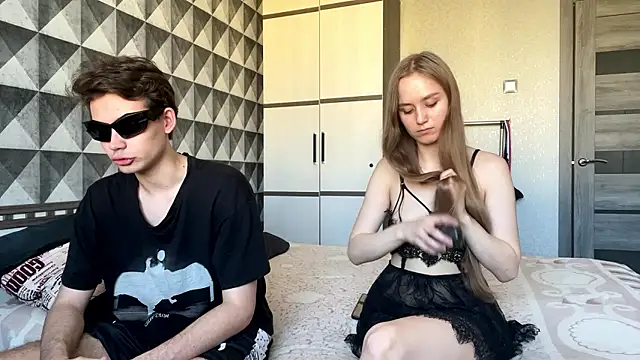 Snapshot of merycouple chatting on 01-08-26, 02:47 merycouple online show from 01-08-26, 02:47