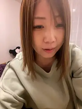 Snapshot of h415a812 chatting on 10-21-25, 11:22 h415a812 online show from 10-21-25, 11:22