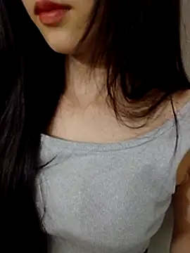 Snapshot of Desi_sara chatting on 05-18-26, 04:07 Desi sara online show from 05-18-26, 04:07