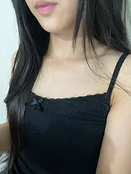 Snapshot of Desi_sara chatting on 06-03-26, 02:44 Desi sara online show from 06-03-26, 02:44