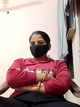 Snapshot of poojam93 chatting on 12-15-25, 03:27 poojam93 online show from 12-15-25, 03:27