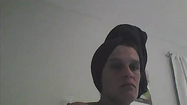 sarahkat86 online show from 04-19-26, 11:40