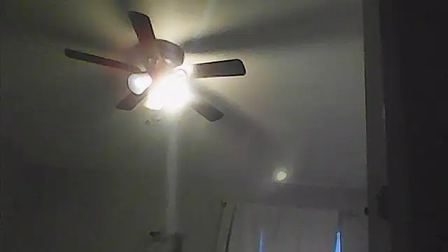 sarahkat86 online show from 04-26-26, 11:24