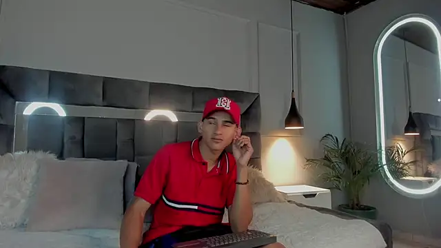 Snapshot of Jade_rey_ chatting on 02-22-26, 04:35 Jade rey online show from 02-22-26, 04:35