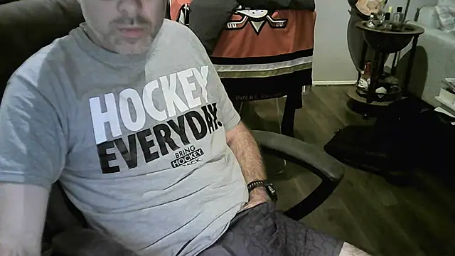 Snapshot of Chrisprngr chatting on 10-24-25, 09:06 Chrisprngr online show from 10-24-25, 09:06