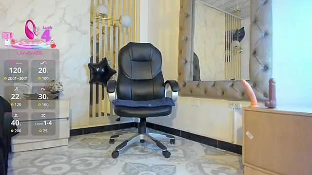 Snapshot of Ariagh_ chatting on 12-17-25, 07:31 Ariagh online show from 12-17-25, 07:31