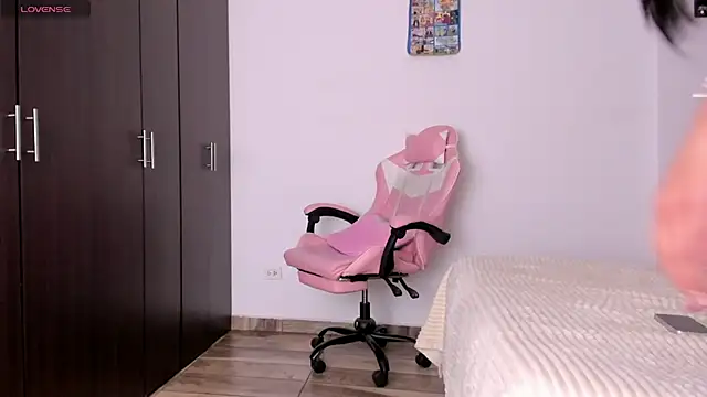 Snapshot of kendal_hot01 chatting on 03-13-26, 11:55 kendal hot01 online show from 03-13-26, 11:55