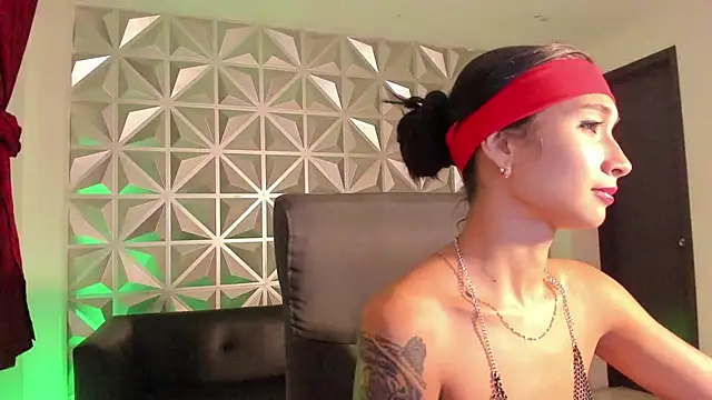 Snapshot of hellen_tease chatting on 09-10-25, 12:27 hellen tease online show from 09-10-25, 12:27