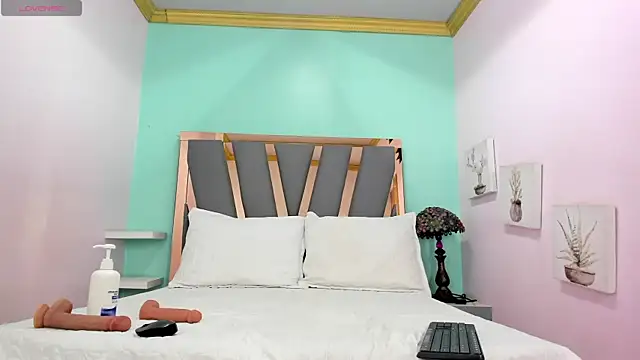 Snapshot of little_lemmons_ chatting on 11-01-25, 07:16 little lemmons online show from 11-01-25, 07:16