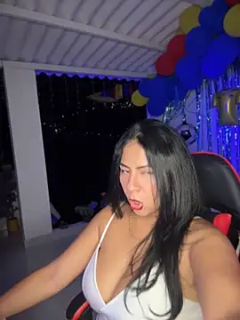 samanthahut1 online show from 06-11-26, 12:32