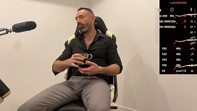 Snapshot of TheDonnyBasilisk chatting on 03-05-26, 04:25 TheDonnyBasilisk online show from 03-05-26, 04:25