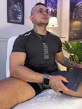 Marco Vega online show from 04-10-26, 05:06