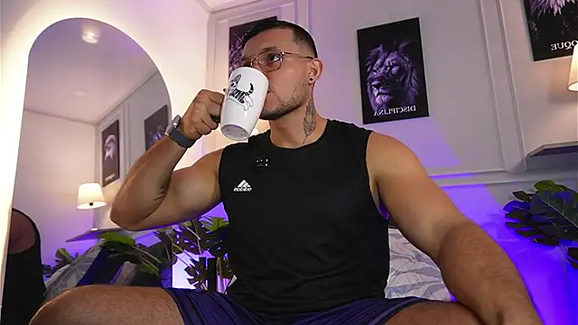Snapshot of Marco_Vega chatting on 06-27-26, 02:05 Marco Vega online show from 06-27-26, 02:05