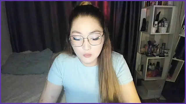 Snapshot of lyra_x chatting on 10-01-25, 01:28 lyra x online show from 10-01-25, 01:28