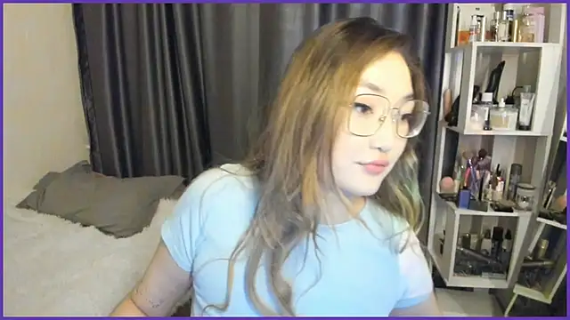 Snapshot of lyra_x chatting on 10-08-25, 01:09 lyra x online show from 10-08-25, 01:09