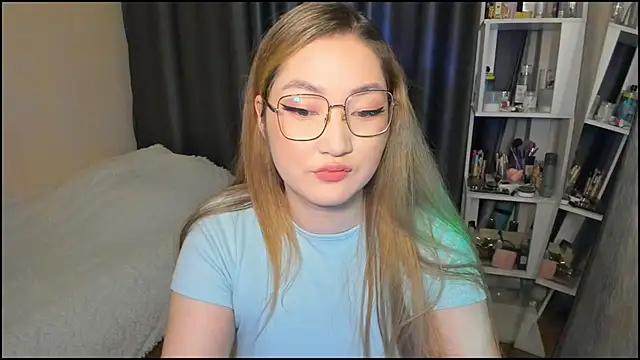 Snapshot of lyra_x chatting on 02-06-26, 07:28 lyra x online show from 02-06-26, 07:28