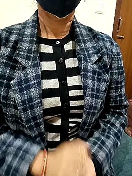 Snapshot of soni_yhakur chatting on 12-20-25, 10:00 soni yhakur online show from 12-20-25, 10:00