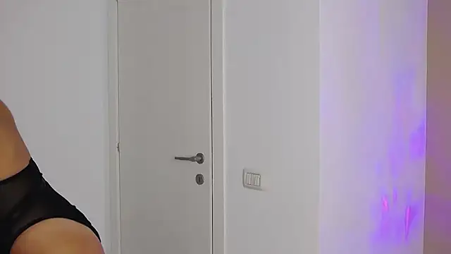 Emily Sheen online show from 10-13-25, 06:02