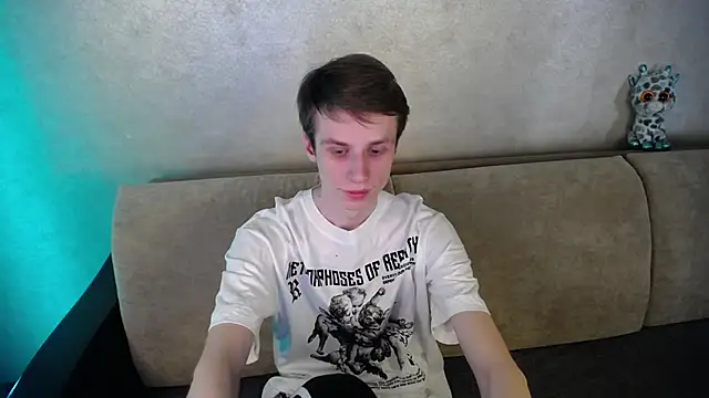 Snapshot of yes_cute_boy_ chatting on 03-18-26, 12:19 yes cute boy online show from 03-18-26, 12:19
