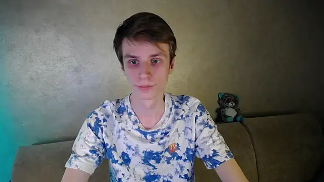 Snapshot of yes_cute_boy_ chatting on 03-27-26, 06:18 yes cute boy online show from 03-27-26, 06:18