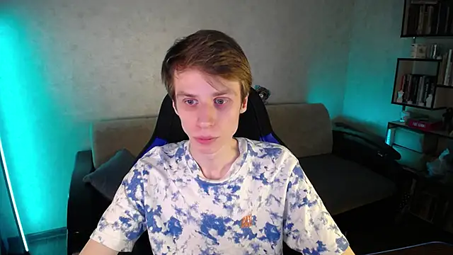 Snapshot of yes_cute_boy_ chatting on 04-15-26, 09:49 yes cute boy online show from 04-15-26, 09:49