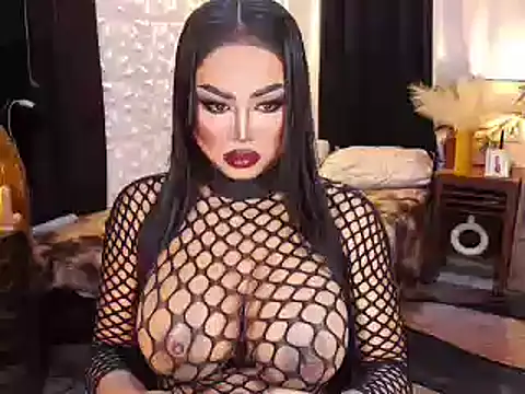 Snapshot of TRANSLUNAA chatting on 10-19-25, 04:13 TRANSLUNAA online show from 10-19-25, 04:13