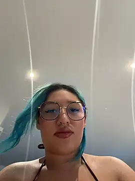 Snapshot of HATSUNE__ chatting on 06-14-26, 06:21 HATSUNE online show from 06-14-26, 06:21