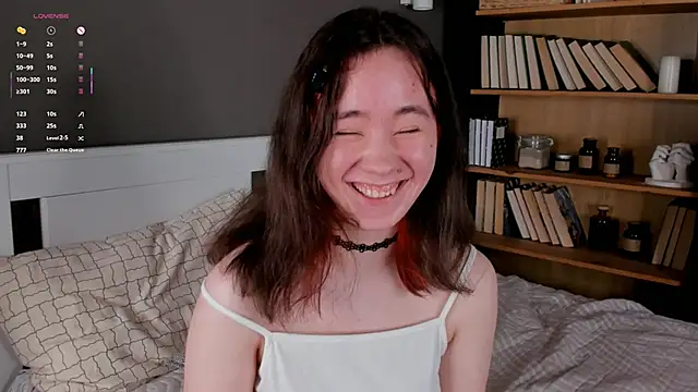 Snapshot of AlbertaClack chatting on 11-14-25, 12:37 AlbertaClack online show from 11-14-25, 12:37