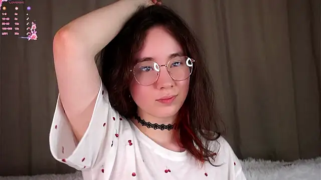 Snapshot of AlbertaClack chatting on 02-10-26, 01:48 AlbertaClack online show from 02-10-26, 01:48