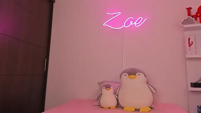 zoecams1 online show from 04-16-26, 09:39
