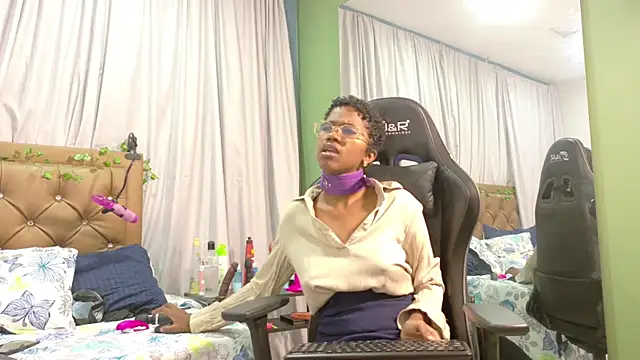 Snapshot of didoelizabeth chatting on 09-29-25, 01:16 didoelizabeth online show from 09-29-25, 01:16