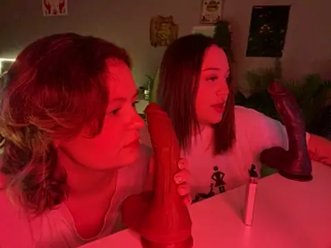 MoonIvy  online show from 11-15-25, 05:31