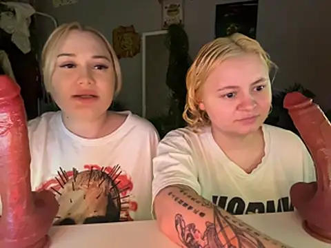 MoonIvy  online show from 02-21-26, 05:25