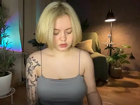 MoonIvy  online show from 04-03-26, 06:50