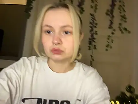 MoonIvy  online show from 07-10-26, 07:27
