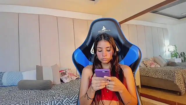 Snapshot of mia_rousse25 chatting on 12-19-25, 03:41 mia rousse25 online show from 12-19-25, 03:41